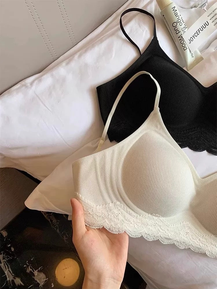 Seamless bra